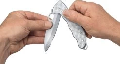 Victorinox Hunter Pro Alox Zwitsers Jachtmes - Zilver -Victorinox Winkel 1200x645